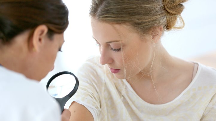 Comment Consulter un Dermatologue ?